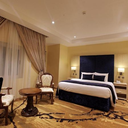 Bon Hotel Elvis Mobushipe Ngoại thất bức ảnh