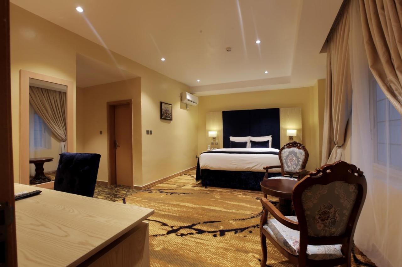 Bon Hotel Elvis Mobushipe Ngoại thất bức ảnh