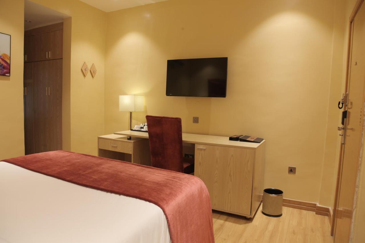 Bon Hotel Elvis Mobushipe Ngoại thất bức ảnh