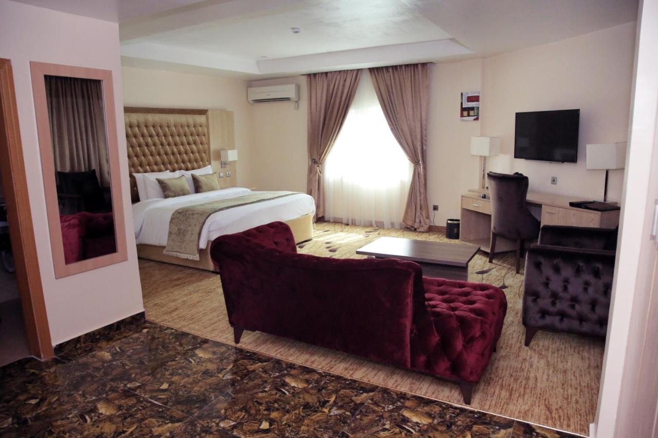 Bon Hotel Elvis Mobushipe Ngoại thất bức ảnh